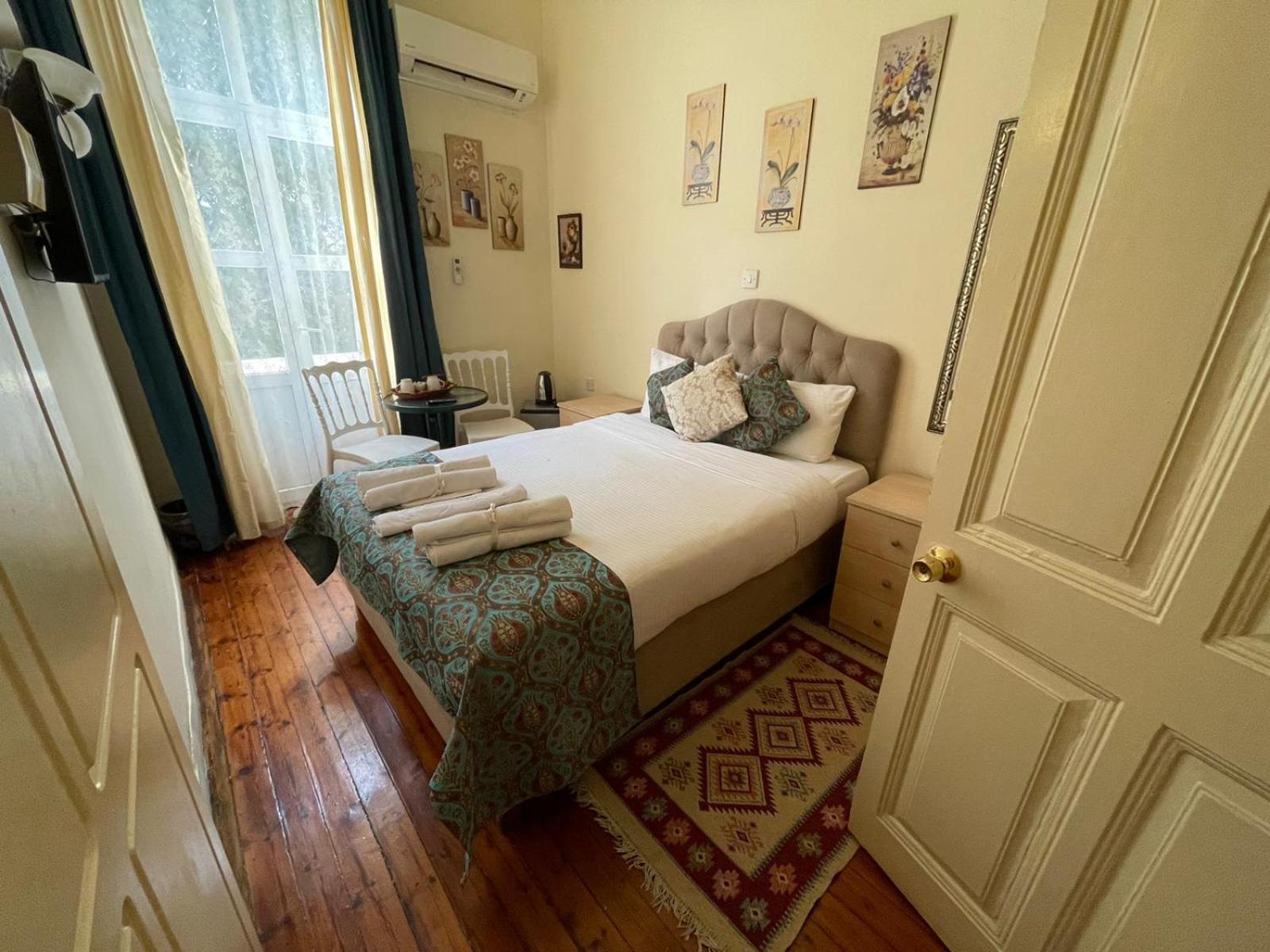 Deniz Konak Boutique Hotel Kerínia Kültér fotó