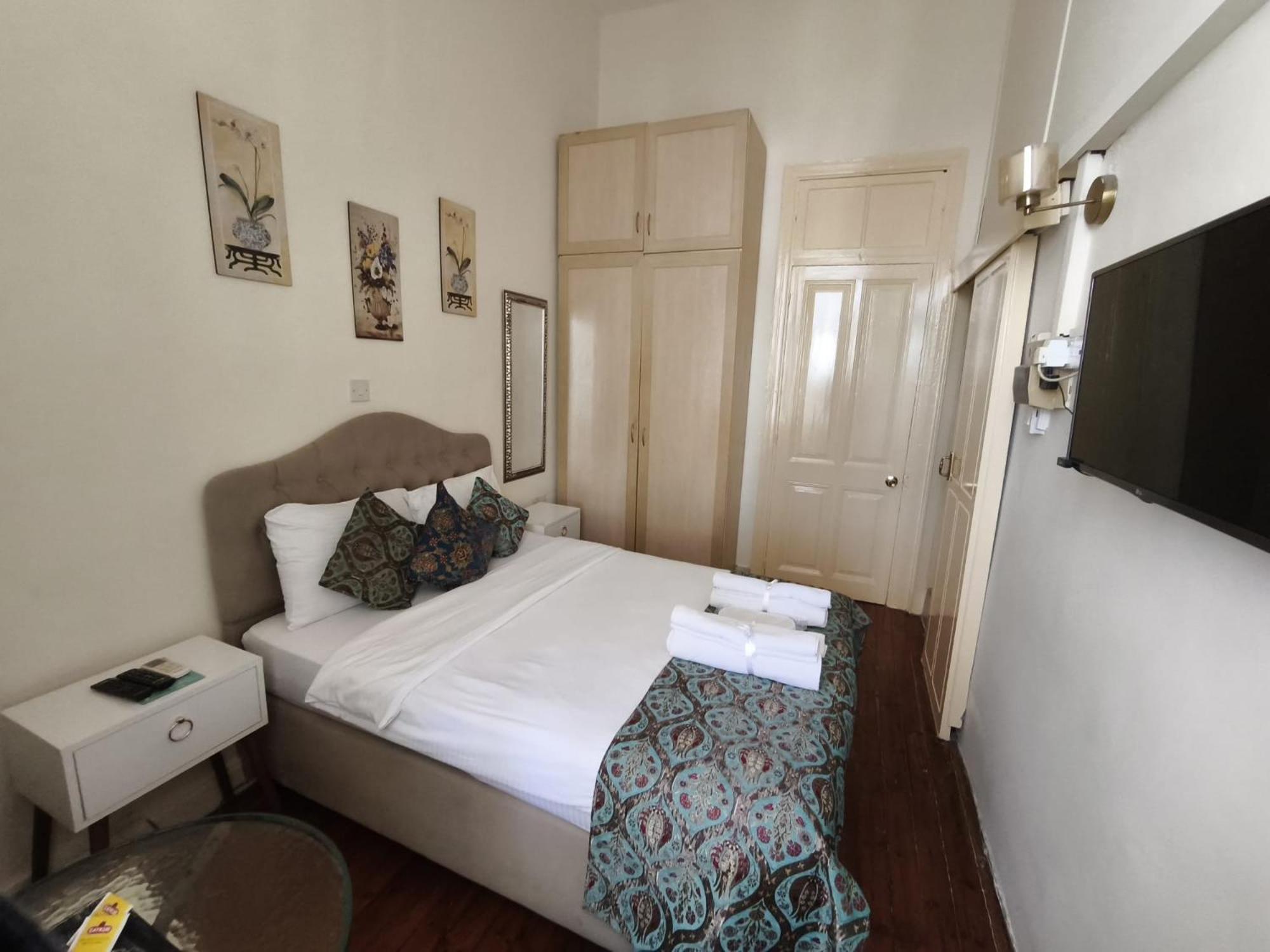 Deniz Konak Boutique Hotel Kerínia Szoba fotó
